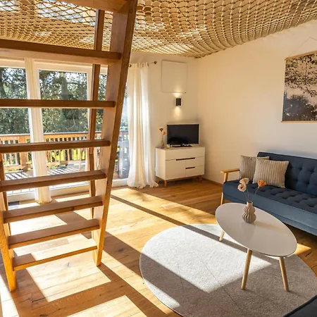 Ferienlodge Baumhaus بيت للعطل